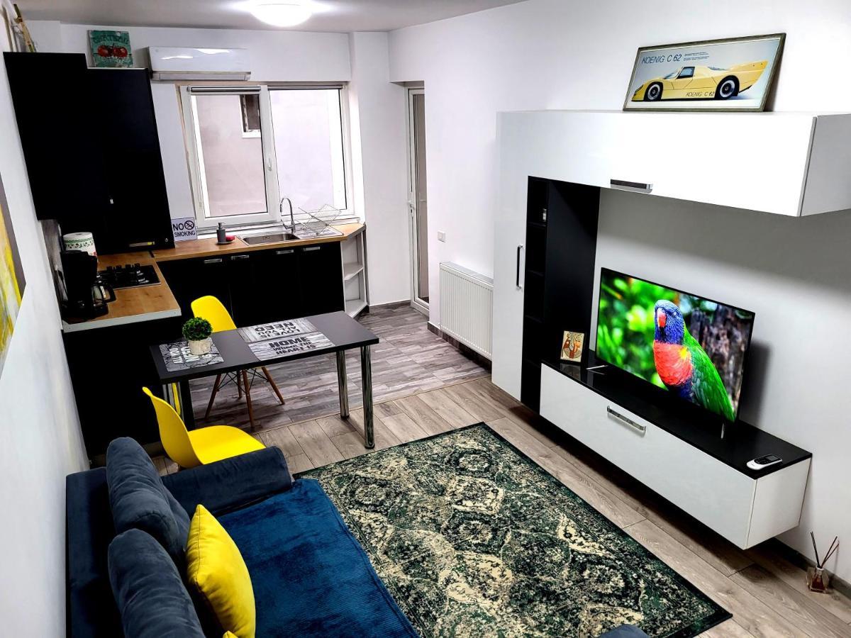 Yellow House Luxury Berceni Бухарест Экстерьер фото