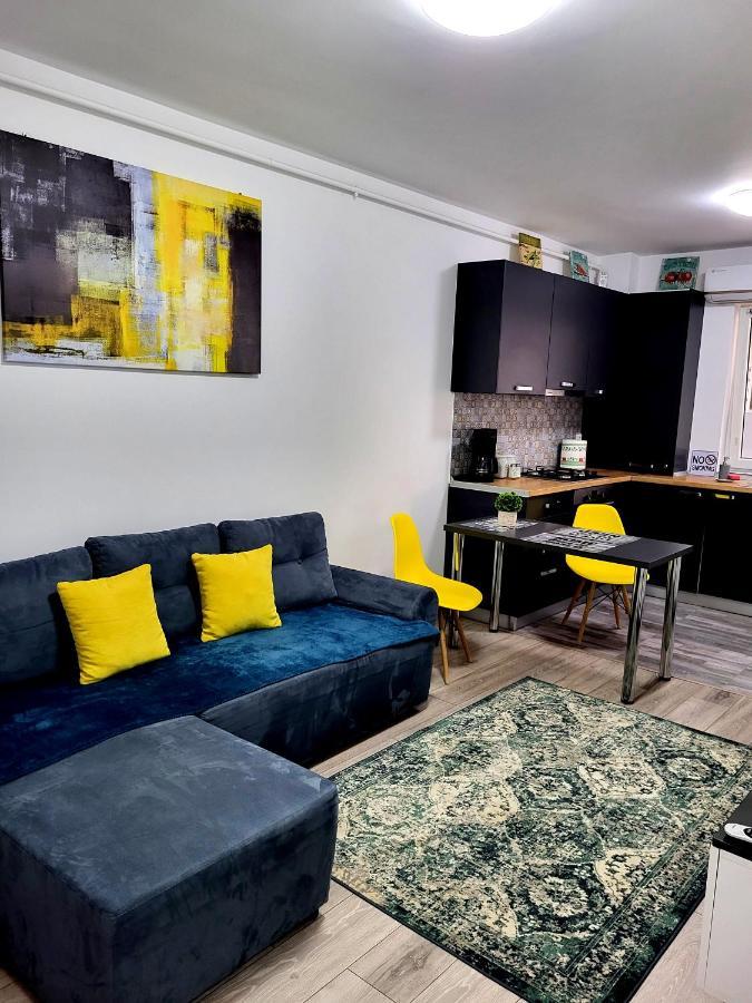 Yellow House Luxury Berceni Бухарест Экстерьер фото